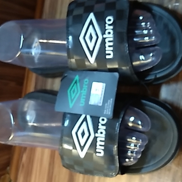 Umbro boys large slides shoes nwt - Picture 2 of 4